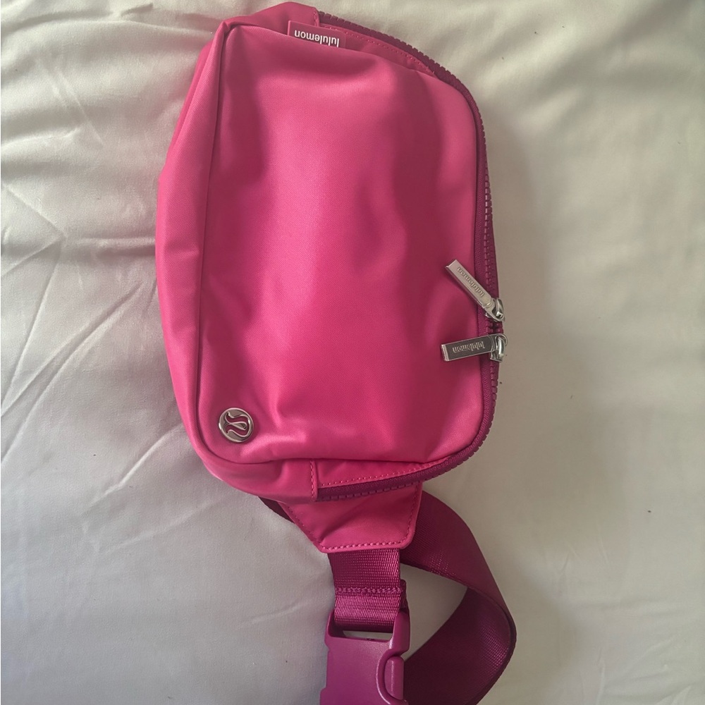 Lululemon pink everywhere beltbag 1L